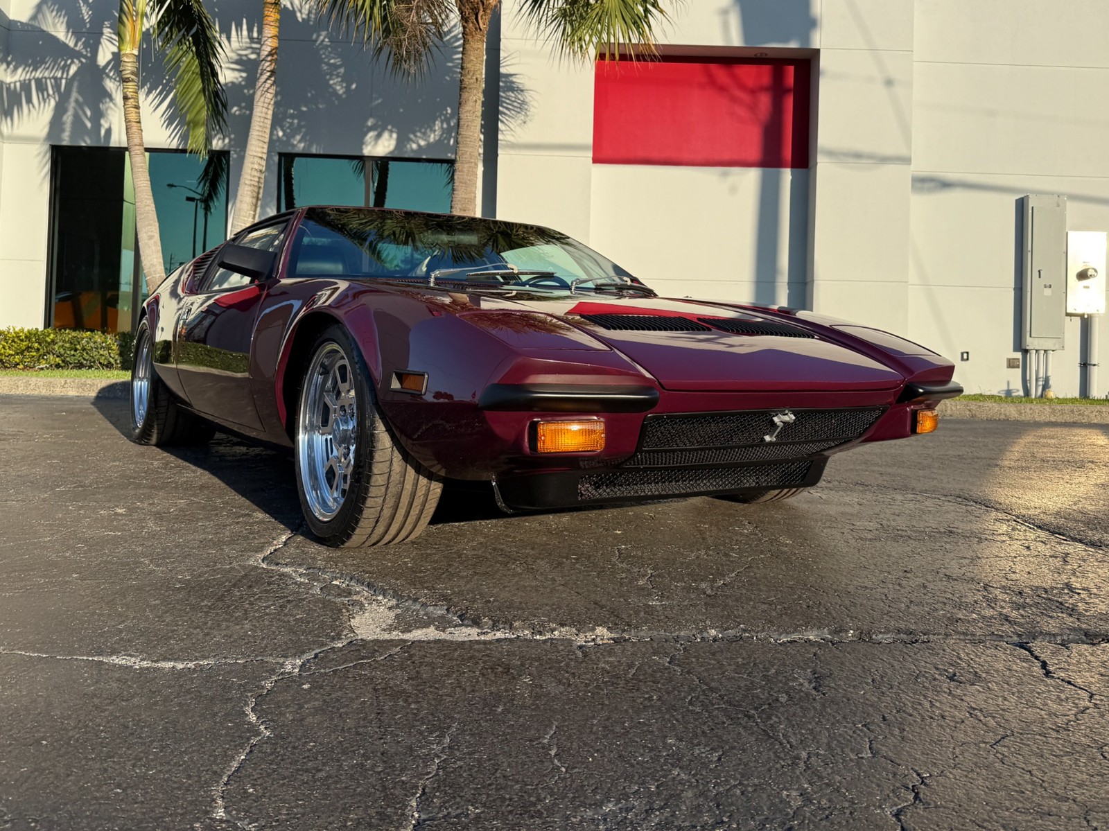De-Tomaso-Pantera-1973-coupe-5