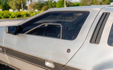 DeLorean-1981-Coupe-12