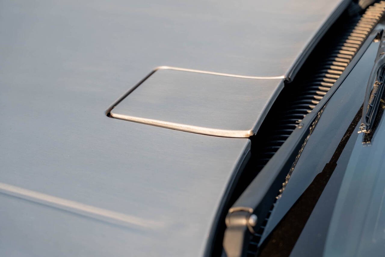 DeLorean-1981-Coupe-15