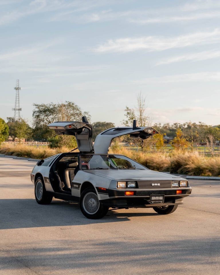 DeLorean-1981-Coupe-19