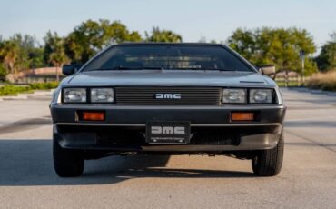 DeLorean-1981-Coupe-2