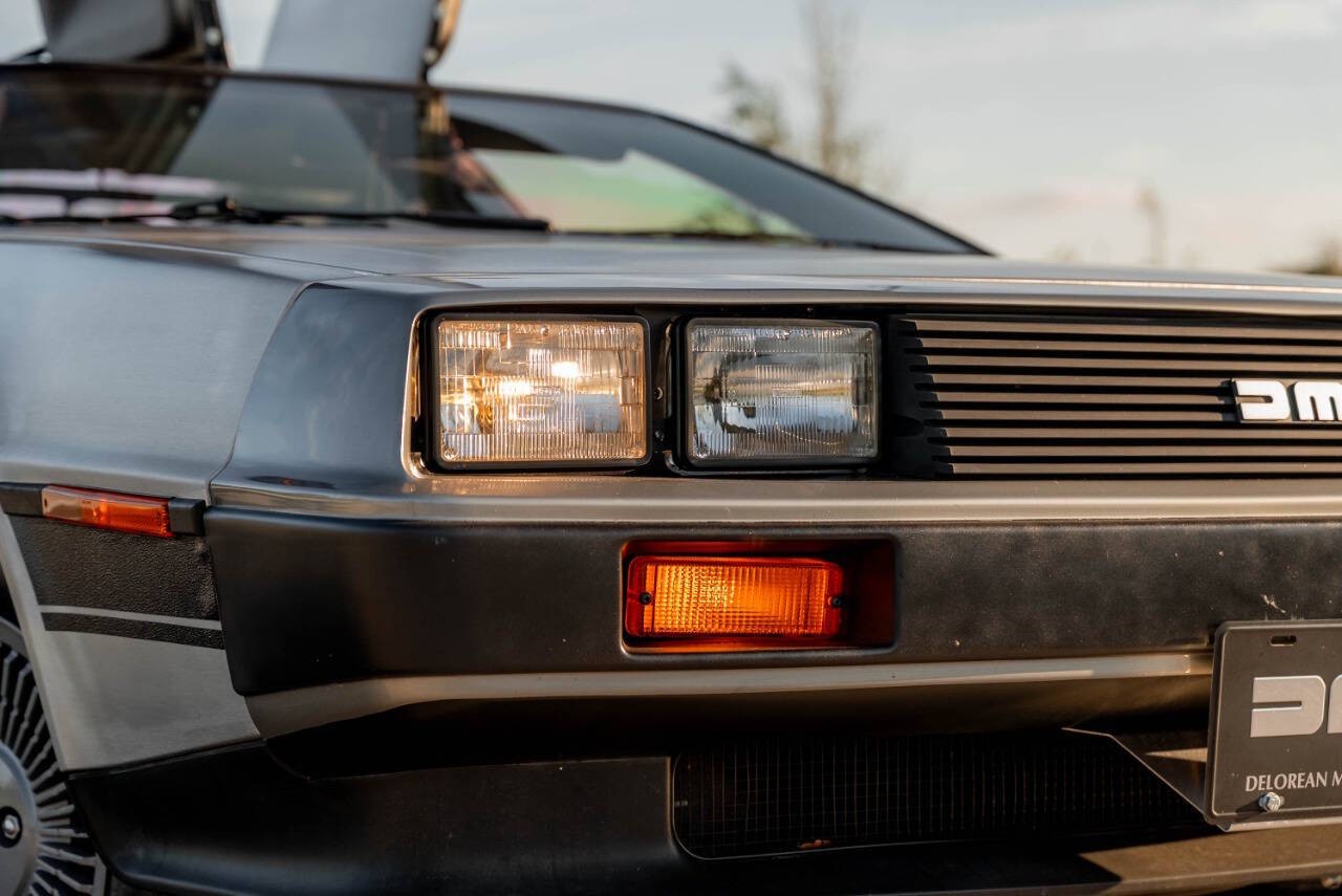 DeLorean-1981-Coupe-25