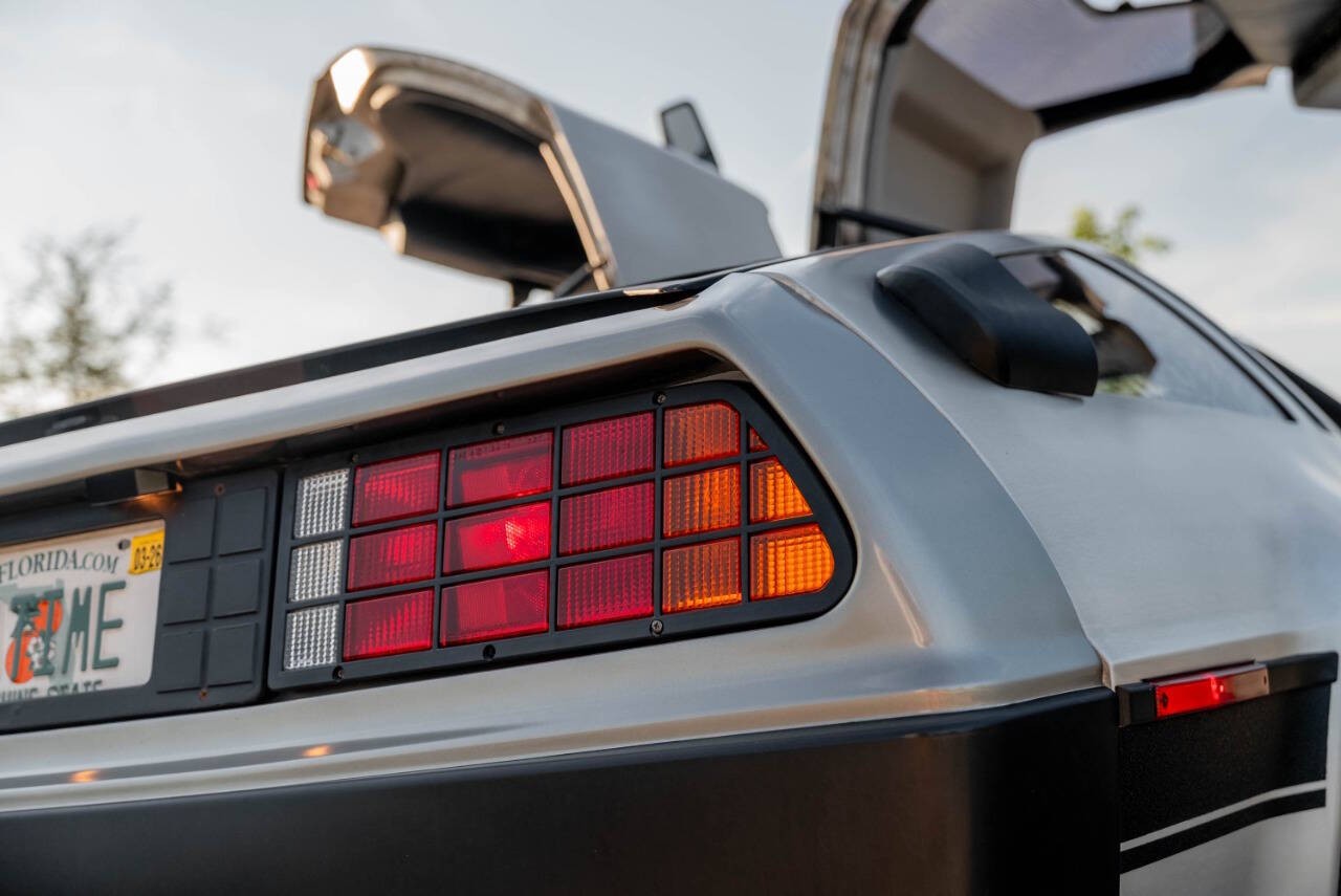 DeLorean-1981-Coupe-35
