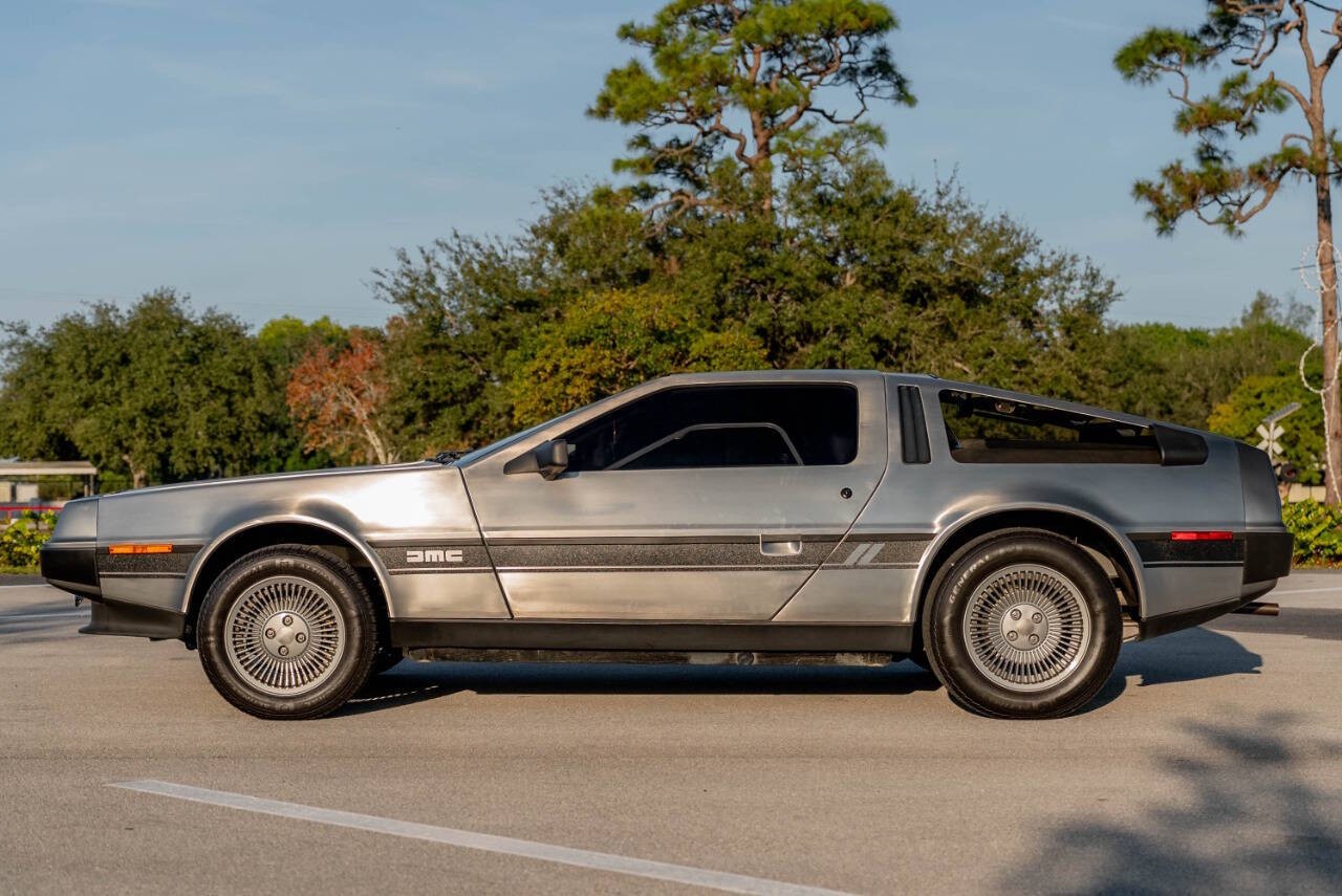 DeLorean-1981-Coupe-4