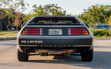 DeLorean-1981-Coupe-6