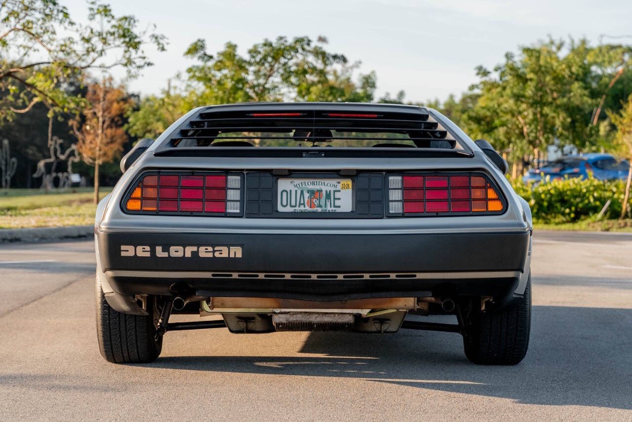 DeLorean-1981-Coupe-6
