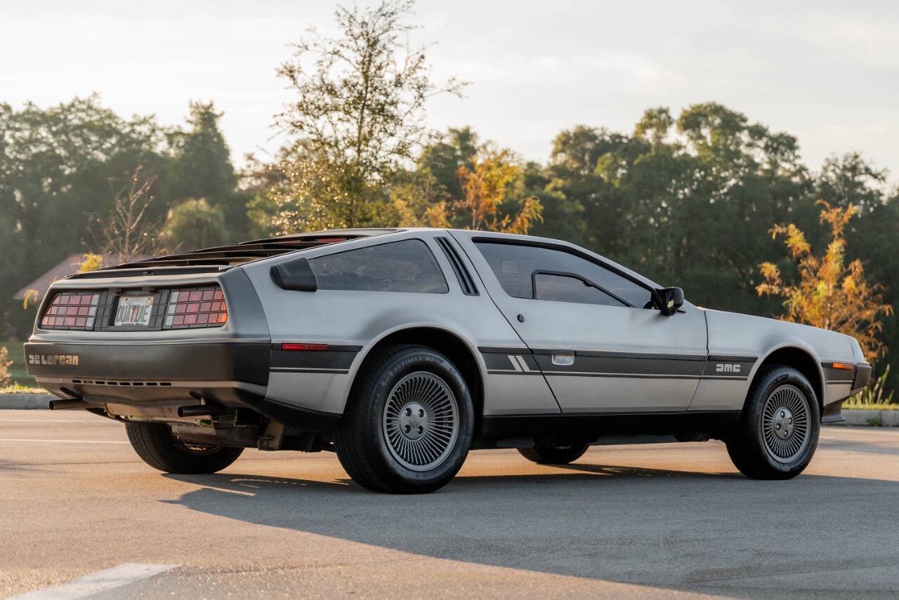 DeLorean-1981-Coupe-7
