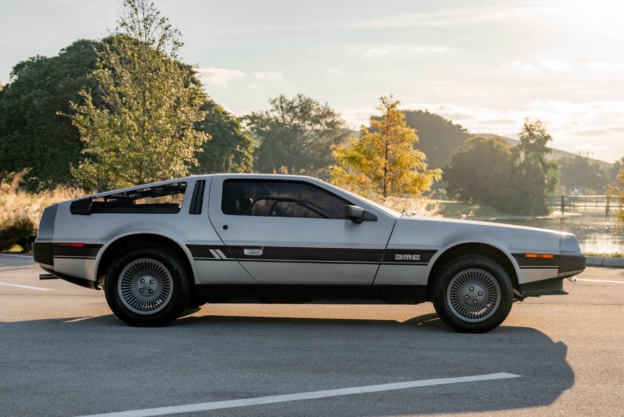 DeLorean-1981-Coupe-8