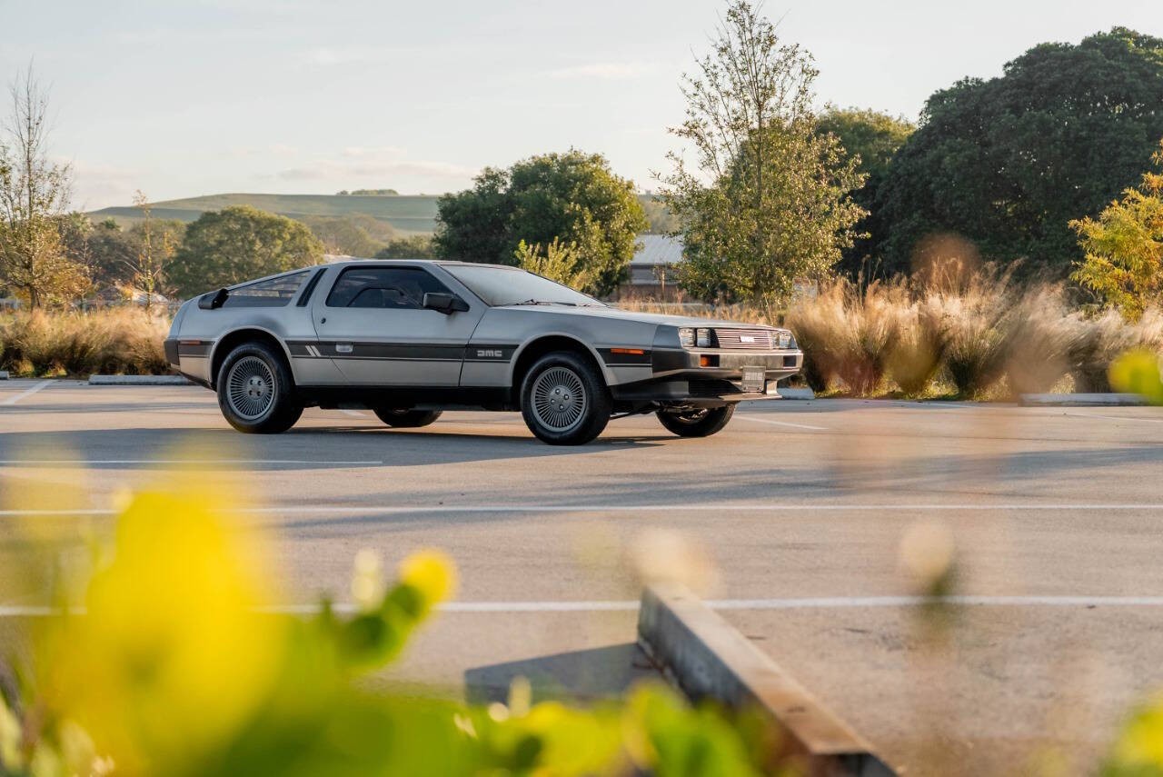 DeLorean-1981-Coupe-9