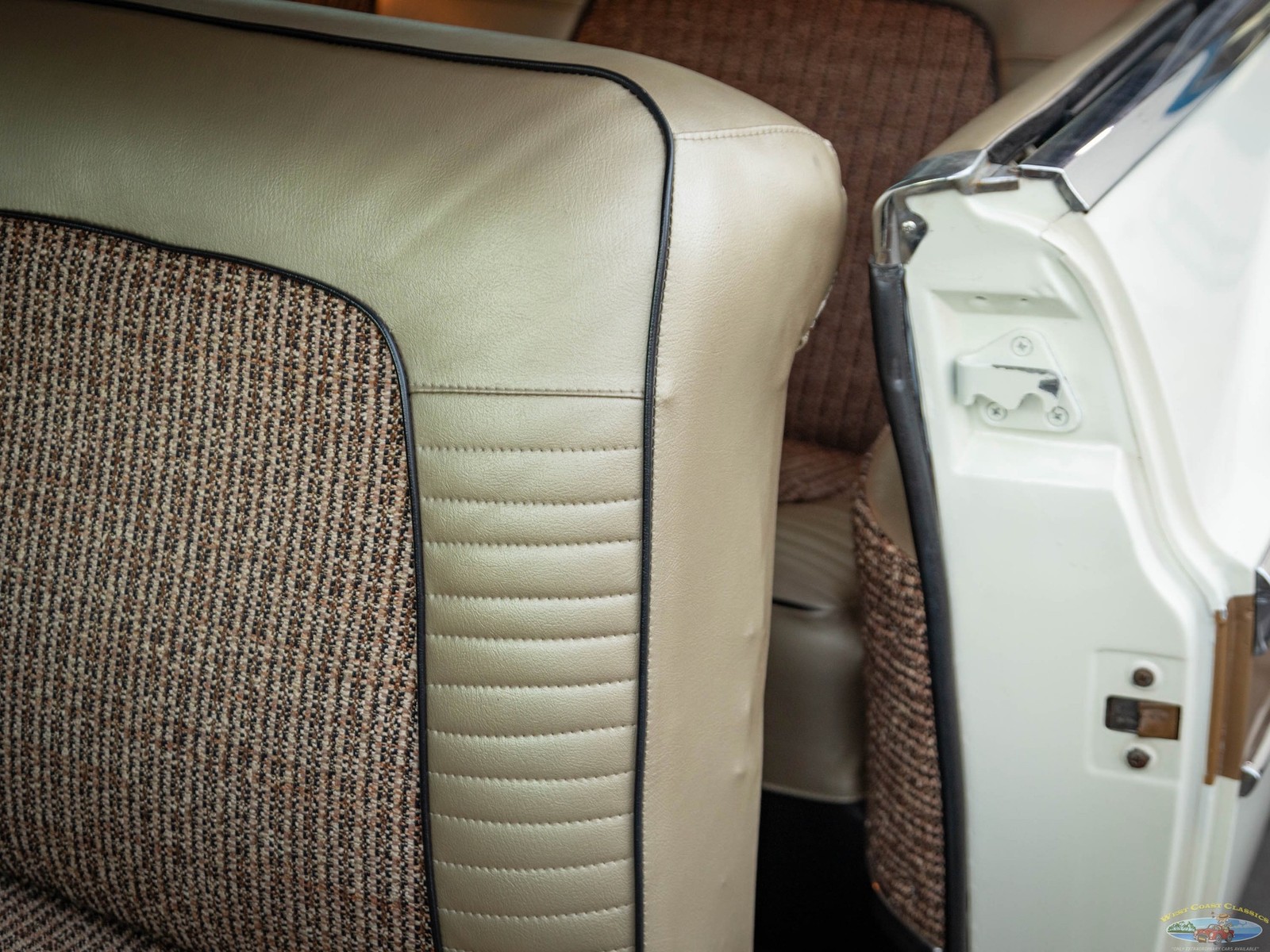 DeSoto-1956-2-Door-Hardtop-29