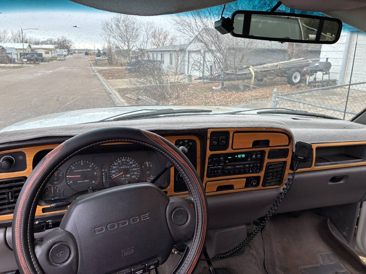 Dodge-1500-sport-4x4-1996-white-5