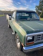 Dodge-250-1985-green