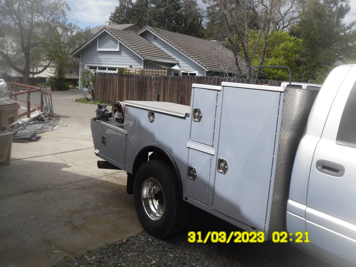 Dodge-3500-diesel-dually-1996-silver-4