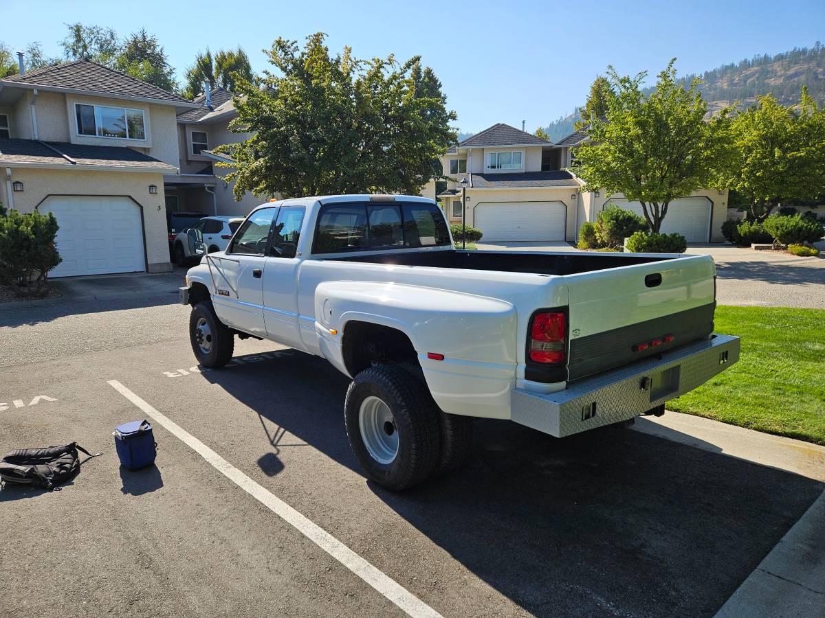Dodge-3500-quadcab-dually-4x4-diesel-1996-white-2