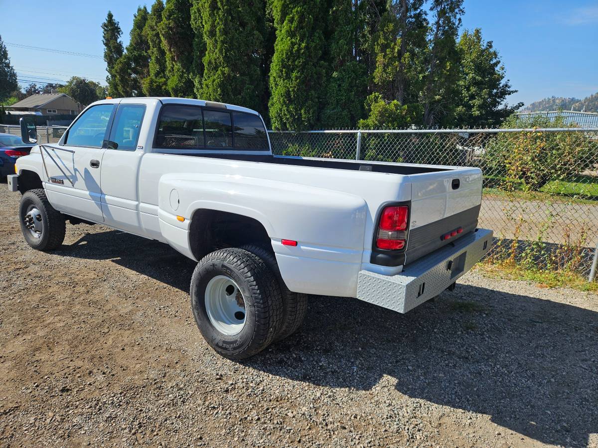 Dodge-3500-quadcab-dually-4x4-diesel-1996-white-4