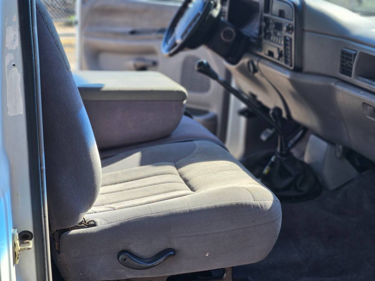 Dodge-3500-quadcab-dually-4x4-diesel-1996-white