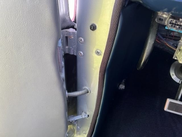 Dodge-Business-Coupe-1948-24