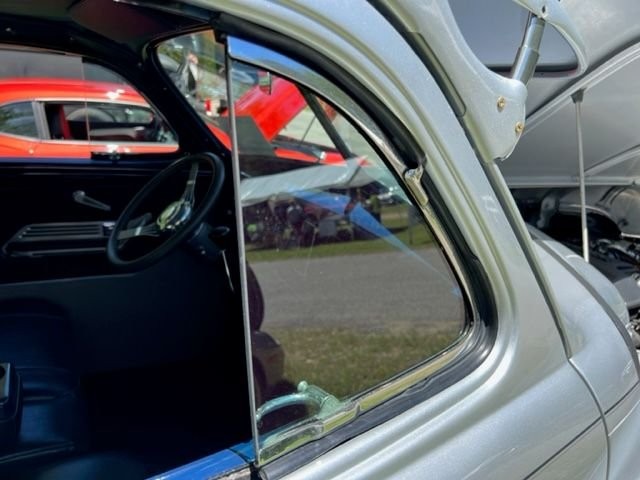 Dodge-Business-Coupe-1948-33