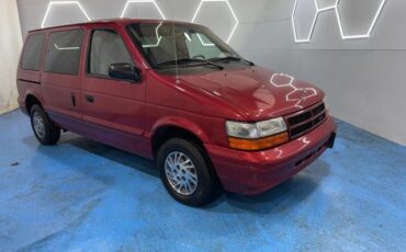 Dodge-Caravan-1995-Mini-Passenger-Van-1