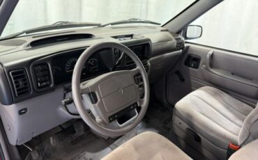 Dodge-Caravan-1995-Mini-Passenger-Van-13