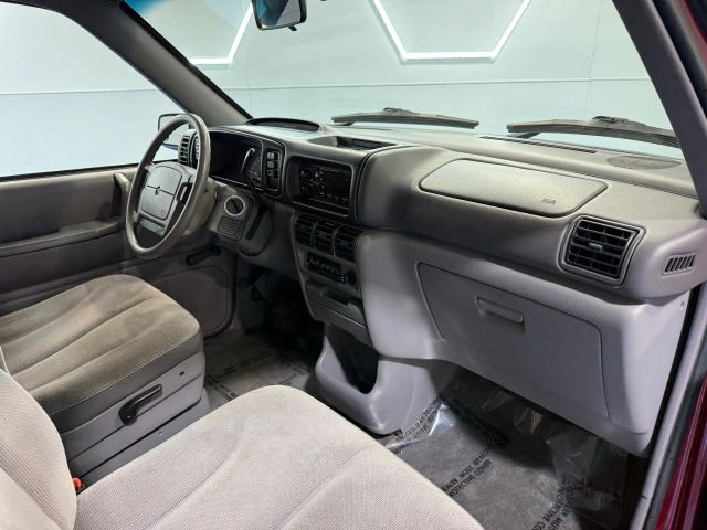 Dodge-Caravan-1995-Mini-Passenger-Van-16