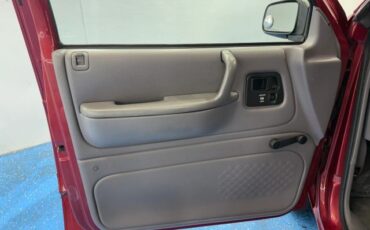 Dodge-Caravan-1995-Mini-Passenger-Van-17