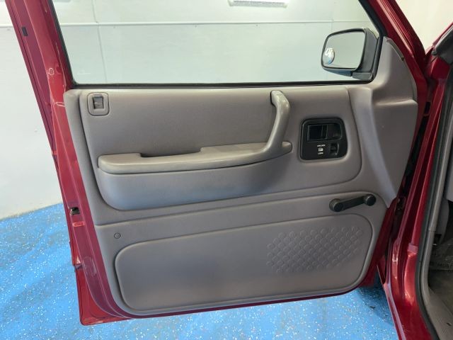 Dodge-Caravan-1995-Mini-Passenger-Van-17