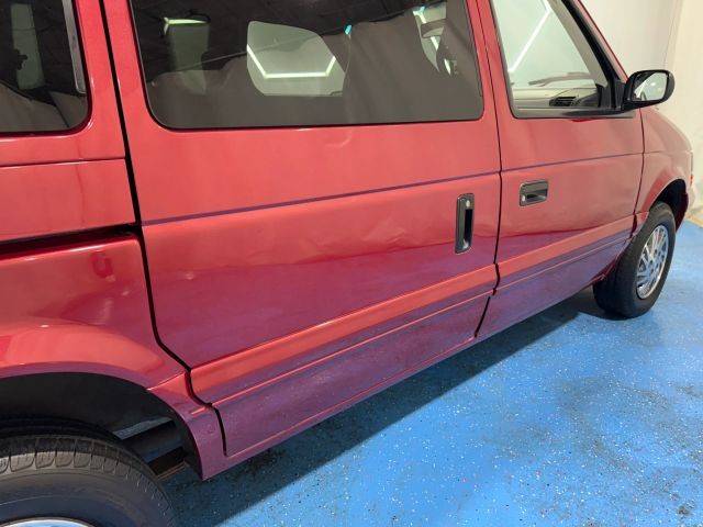 Dodge-Caravan-1995-Mini-Passenger-Van-27