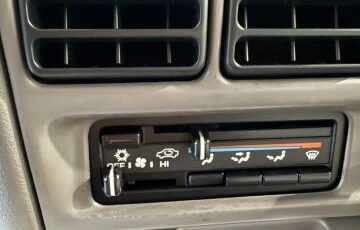 Dodge-Caravan-1995-Mini-Passenger-Van-34