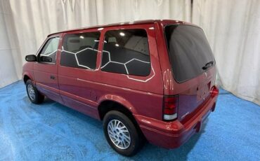 Dodge-Caravan-1995-Mini-Passenger-Van-5