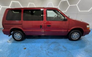 Dodge-Caravan-1995-Mini-Passenger-Van-8