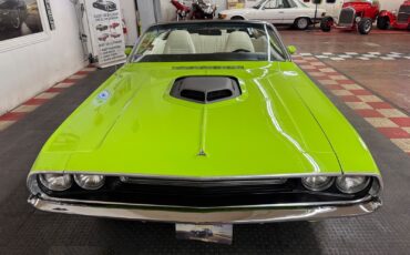 Dodge-Challenger-1970-17