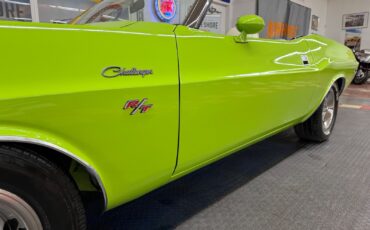 Dodge-Challenger-1970-24