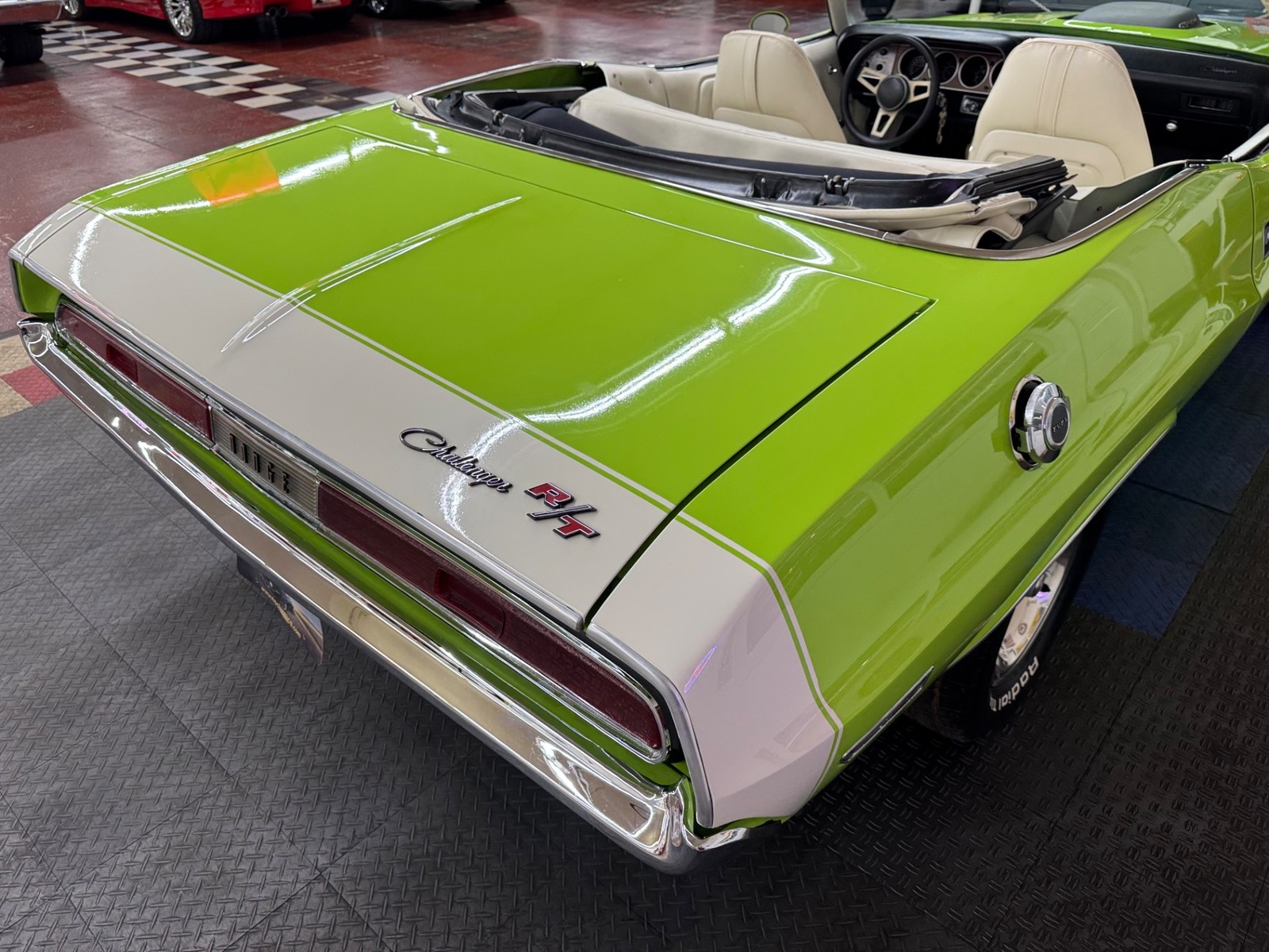 Dodge-Challenger-1970-37