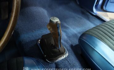 Dodge-Challenger-1970-Blue-Blue-12