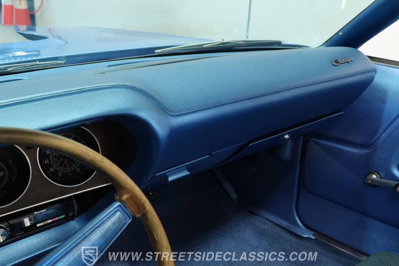 Dodge-Challenger-1970-Blue-Blue-13