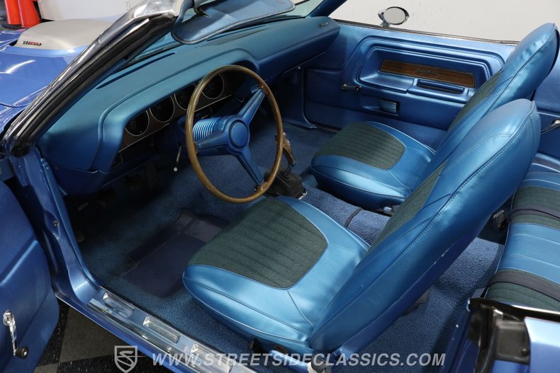 Dodge-Challenger-1970-Blue-Blue-3