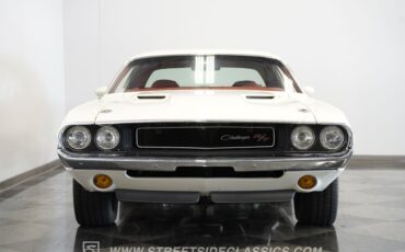 Dodge-Challenger-1970-White-Red-11