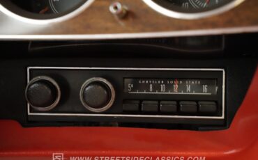 Dodge-Challenger-1970-White-Red-36