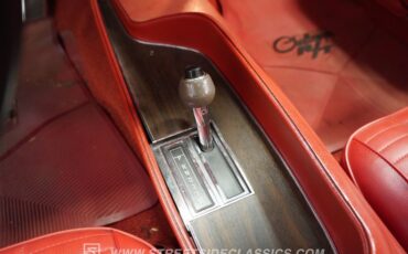 Dodge-Challenger-1970-White-Red-37