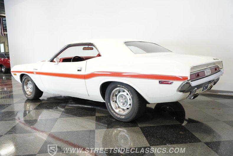 Dodge-Challenger-1970-White-Red-43