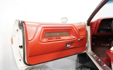 Dodge-Challenger-1970-White-Red-46