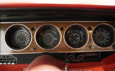 Dodge-Challenger-1970-White-Red-49