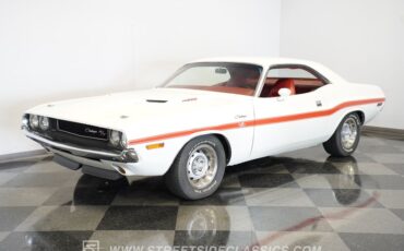 Dodge-Challenger-1970-White-Red-5