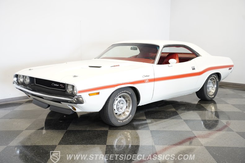 Dodge-Challenger-1970-White-Red-5