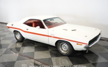 Dodge-Challenger-1970-White-Red-8