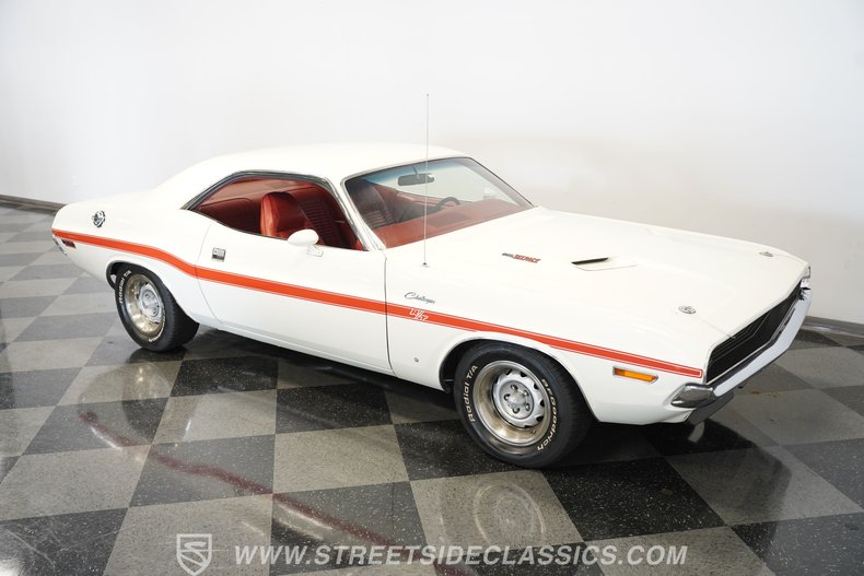Dodge-Challenger-1970-White-Red-8