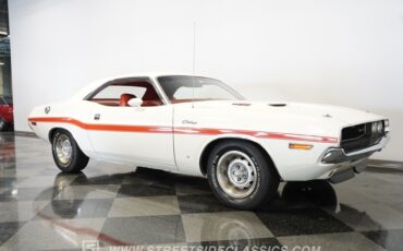 Dodge-Challenger-1970-White-Red-9