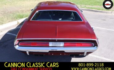 Dodge-Challenger-1971-13