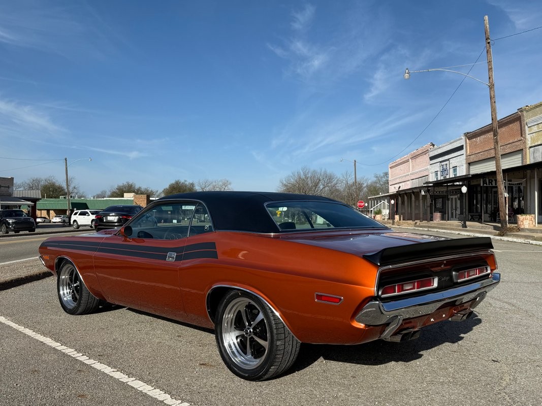 Dodge-Challenger-1971-2